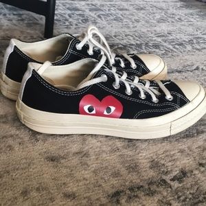 Converse play White and black with I heart pretty queen size 8 men’s